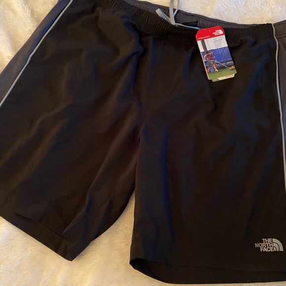 North Face Running Shorts XXL 2XL - Picture 2 of 4